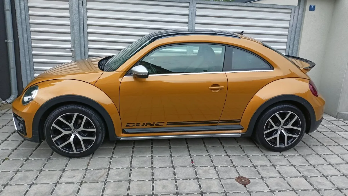 VW Beetle Dune po mytí a ošetření laku